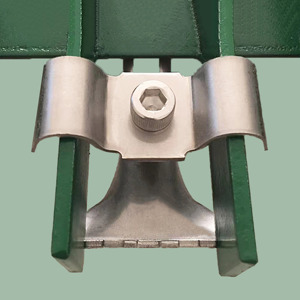 不锈钢安装夹钢格板格栅板固定卡扣件马鞍形304和316扁钢卡扣夹片