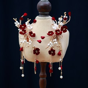 秀禾新娘头饰结婚跟妆酒红绒花闪钻流苏发夹晚礼服发饰敬酒服配饰