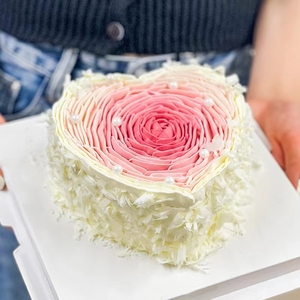 心形生日蛋糕高级渐变色爱心奶油玫瑰花创意定制长沙同城配送女神