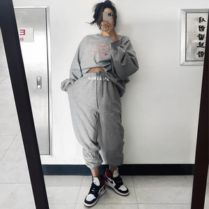 浅灰色三件套短裤