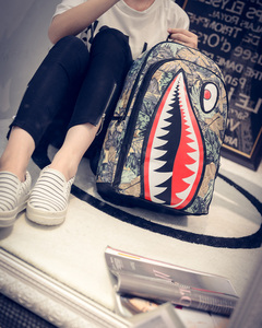 韩版潮酷男女个性鲨鱼书包中学生大容量双肩包休闲迷彩旅行背包包