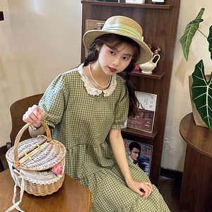 夏季少女蕾丝娃娃领短袖连衣裙森系绿色格子蛋糕裙棉麻显瘦长裙