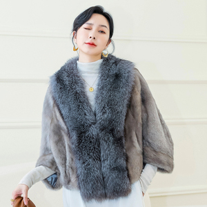 裘皮披肩斗篷