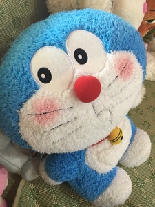 日本代购包邮正品回头机器猫蓝色哆啦a梦害羞嘟嘴萌萌毛绒布娃娃