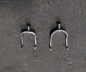 kbg电线管配件龙骨卡管卡kbg jdg镀锌管连接件 龙骨卡吊 卡子铁制