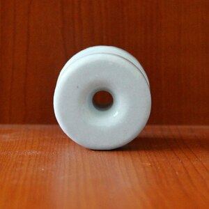 老式耐高温低压线路绝缘子陶瓷穿线柱布线瓷瓶小号街码线轴瓷珠