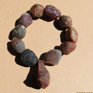 方言精品珍藏级新疆老熟罕见完整黑山经脉玛瑙豪华大气手串手链p