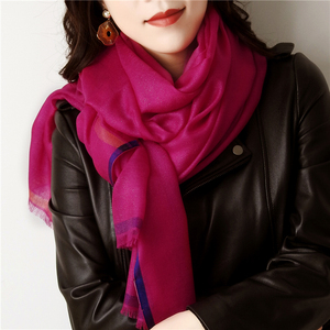 气质玫红高定配色 肤色白围起来很好看 山羊绒围巾披肩女秋冬薄