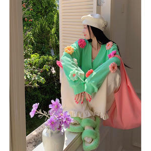 林初美卫衣外套女秋冬加绒宽松小个子短款设计感立体花朵绿色开衫