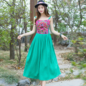 旅游丽江拍照衣服民族风连衣裙夏棉麻亚麻文艺女装森系复古吊带裙