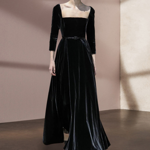 赫本风惊艳连衣裙天鹅绒黑色晚礼服设计感高级别致裙子小黑裙长裙