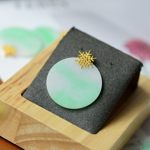 天然翡翠a货圆牌18k金镶嵌白底青圆牌无事牌吊坠