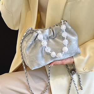 新中式串珠手提包包女2024新款夏季小众设计链条斜挎包褶皱水桶包