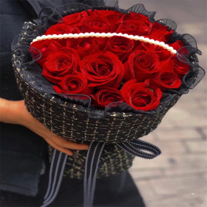 520情人节玫瑰小香风花束厦门莆田同城配送鲜花送女友爱人表白