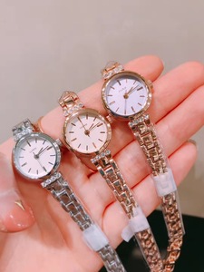 韩国专柜正品LLOYD 新款 圆表盘 刻度表盘 钻石表带 钢带手表