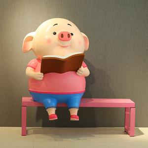 商场门口卡通猪装饰