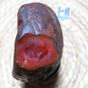 000人付款淘宝凉山南红玛瑙随形手串铁皮包浆柿子红火焰纹随型原石裸