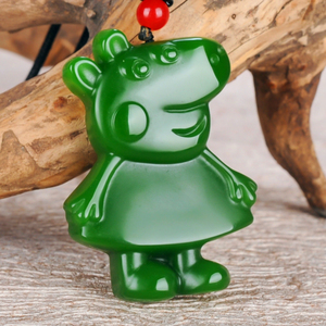 天然新疆和田玉碧玉卡通小猪佩奇吊坠挂件菠菜绿碧玉卡通小猪佩奇