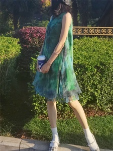 森系网纱小众原创设计百搭显瘦气质无袖裙子绿色欧根纱连衣裙新款