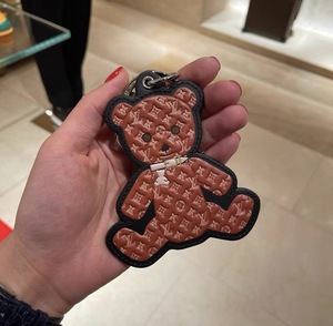 阿段 2021款 lv/路易威登 限量泰迪熊宝宝钥匙扣包挂件m00342