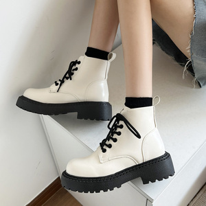 永希英伦风白色短靴马丁靴女夏季2022年新款复古风粗跟厚底瘦瘦靴
