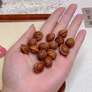 桃核雕刻吊坠