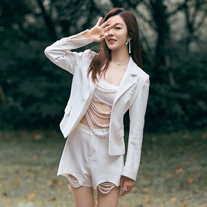 法式luluins正品王晓晨明星同款衣服西装白色阔腿短裤西服套装女