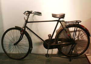 老物件杂项收藏70年代旧自行车农家院摆设老自行车怀旧道具怀旧