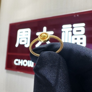 周大福时来运转黄金戒指猫眼足金转运珠戒ing系列素金指环 r30137