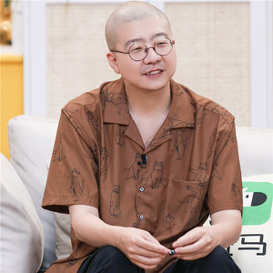 做家务的男人李诞同款纯色小猫印花翻领单排扣减龄短袖衬衫男女潮