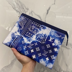 现货louis vuitton  lv新款 几何腰果花扎染洗漱包手拿包 m81442