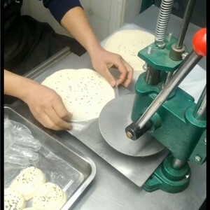 手工压饼机手抓饼机家用潼关饼成型机商用火烧雪媚娘面团压饼器