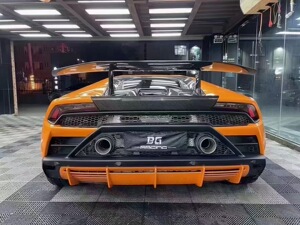 兰博基尼大牛尾翼