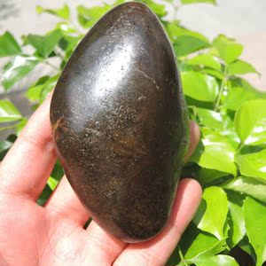 方言和田玉精品收藏级新疆墨玉河产黑红皮老熟红沁籽料原石玩料o