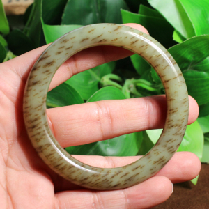 方言新品新疆和田玉且末黄口料油润细腻意境麻糖59mm圆条手镯e