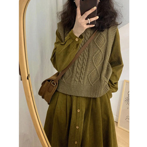 法式古着森女系芥末绿毛衣背心套装秋冬高级感灯芯绒连衣裙两件套