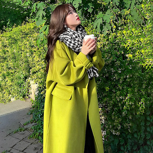 英伦风冷淡系抹茶绿呢子大衣女冬装2023年新款小香风独特毛呢外套