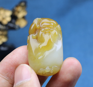 天然新疆和田玉糖羊脂白玉财神爷吊坠招财男女款文财神挂件带证书