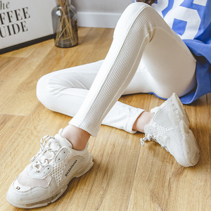 白色紧身裤儿童