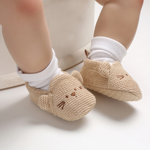 新生婴儿鞋子袜软底不掉3-6-12个月男女宝宝9棉鞋春秋防脱步前1岁