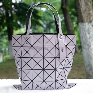 2019新款镭射包菱形折叠包几何菱格包时尚单肩包…三宅一生