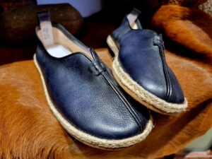 纯手工小牛皮柔软舒适轻便仿老北京布鞋剪刀口皮鞋牛筋底麻线编织