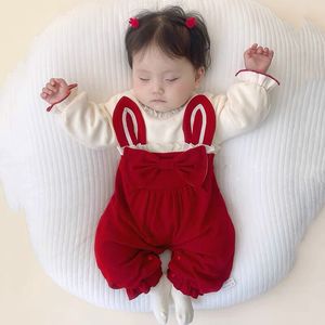 红色婴儿连体衣服春秋装女孩宝宝百天1周岁满月礼服超萌外出哈衣0