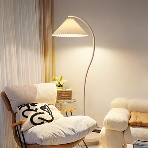 法式复古奶油风客厅沙发落地灯卧室床头立式台灯日式百褶氛围灯具