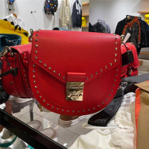 mcm 小号 荔枝纹 铆钉边 马鞍包 mwsaspa01 美国代购 4.25