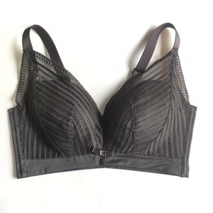 36c卡她品牌剪标 蚕丝薄款聚拢无钢圈女士文胸 四排扣调整型内衣