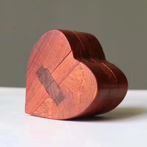 红花梨创意木制工艺品爱心心形鲁班锁益智玩具孔明锁商务礼品红木