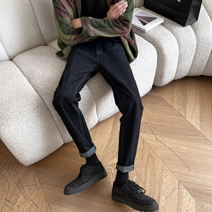 配休闲皮鞋的牛仔裤男款修身小脚痞帅高级感小直筒铅笔裤显瘦长裤