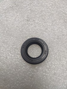 三菱格兰迪 速跑方向机助力泵油封 转向助力泵油封