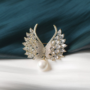 天使之翼珍珠胸针高档水晶锆石翅膀胸花时尚气质大衣外套别针配饰